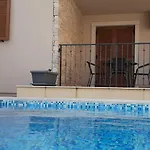 Traumferienwohnung Mit Privatem Pool & Gemuetlicher Grillecke Am Meer, Kroatien, Istrien, Bei Medulin - Fuer Paare