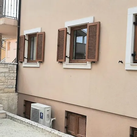 Mit Pool Und Gemütlicher Grillecke Ližnjan
