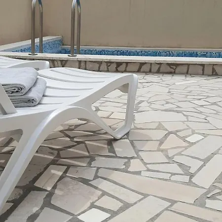 Traumferienwohnung Mit Privatem Pool & Gemuetlicher Grillecke Am Meer, Kroatien, Istrien, Bei Medulin - Fuer Paare Apartmán *