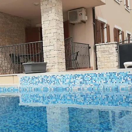 Traumferienwohnung Mit Privatem Pool & Gemuetlicher Grillecke Am Meer, Kroatien, Istrien, Bei Medulin - Fuer Paare *
